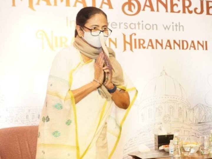 Mumbai BJP leader filed police complaint against West Bengal CM Mamata Banerjee for allegdly showing utter disrespect to national anthem Mamata Banerjee Mumbai Visit: सीएम ममता बनर्जी के खिलाफ BJP नेता ने दर्ज कराई शिकायत, राष्ट्रगान के अपमान का लगाया आरोप