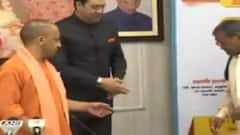 Lucknow : CM Yogi ने मेधावी छात्रों को किया संबोधित, कहा- 'स्कॅालरशिप से बच्चों को बहुत मदद मिलेगी' । HINDI NEWS