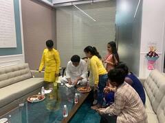 PHOTO: सारेगमप लिटिल चॅम्प्सने घेतली राज ठाकरेंची भेट, महाअंतिम सोहोळ्याआधी घेतले आशीर्वाद!