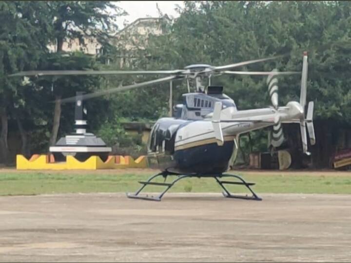Son who came by helicopter Father's funeral... incident in Pudukottai! தந்தை இறுதி சடங்கு… ஹெலிகாப்டரில் வந்த மகன்… புதுக்கோட்டையில் நெகிழ்ச்சி சம்பவம்!