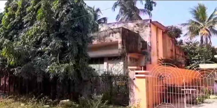 west Burdwan In the city center area of Durgapur, decreasing miscreants, and anti-social activists are staying in empty houses West Burdwan News: দুর্গাপুরের সিটি সেন্টার এলাকায় দুষ্কৃতীদের দাপট, ফাঁকা বাড়িতে ডেরা সমাজ বিরোধীদের