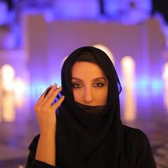 कातिल नैनों वाली कौन है ये पर्दानशीं जिसकी खूबसूरती चांद को भी कर रही है हैरान!