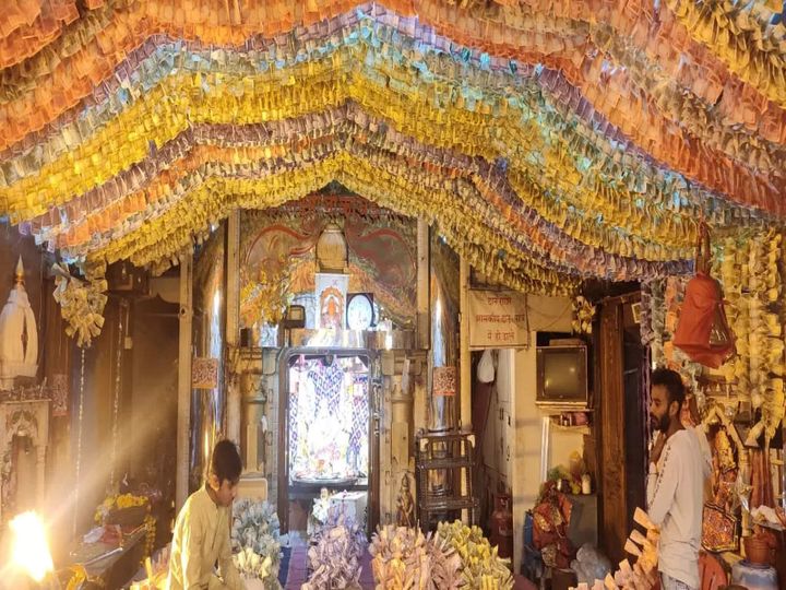 Maa Lakshmi Famous Temple: लक्ष्मी जी के इन मंदिरों के दर्शन मात्र से पूरी होती हैं मुरादें, जानें इन मंदिरों से जुड़ी खास बातें