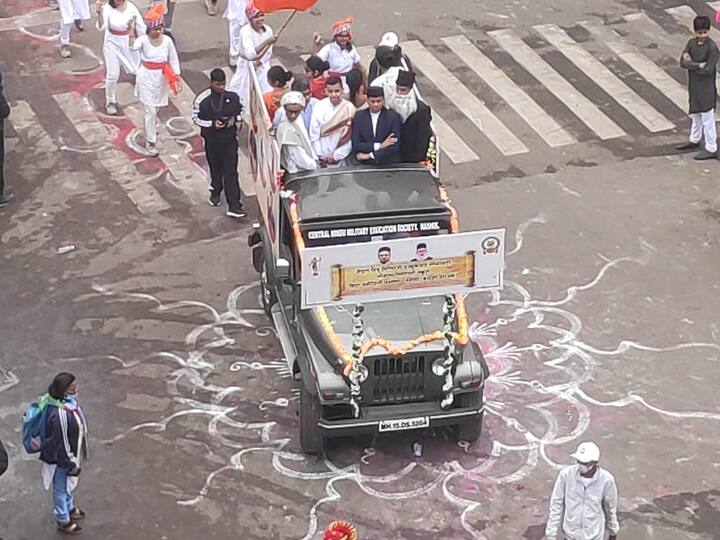 कुसुमाग्रज प्रतिष्ठान, महापौर निवासस्थान रामायण बंगला, टिळकवाडी सिग्नल, सीबीएस चौक- आंबेडकर पुतळा, शिवाजीरोड मार्गे नेहरू गार्डन, आणि सार्वजनिक वाचनालय इथे दिंडीचा समारोप