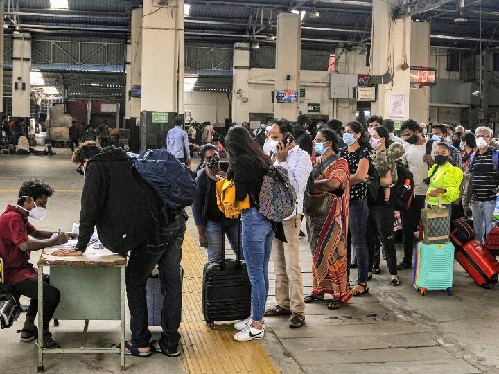 Is Omicron entered Tamil Nadu, Madurai traveler tested positive for Corona TN Omicron Update | தமிழகத்தில் நுழைந்த ஓமிக்ரான்?- மதுரை வந்த பயணிக்கு கொரோனா உறுதி;  மருத்துவமனையில் அனுமதி..