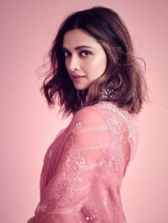 Deepika Padukone Saree Pics: সব্যসাচী মুখোপাধ্যায়ের শাড়িতে 'ব্ল্যাক বিউটি' দীপিকা পাড়ুকোন, মুগ্ধ রণবীর কী লিখলেন?