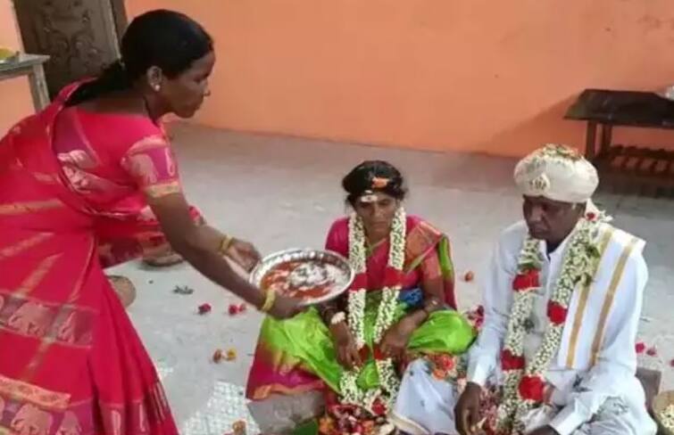 karnataka 65 year old lovers got married after 30 years of love in mandya 65 வயதில் காதலியை கரம்பிடித்த காதலன்...35 ஆண்டுக்கு பிறகு  லவ் சக்சஸ்... மேரேஜ் ஃபினீஷ்!