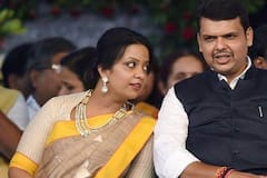 BJP Leaders Wives: कोई बैंकर तो कोई वकील, जानिए क्या करती हैं बीजेपी के इन बड़े नेताओं की पत्नियां