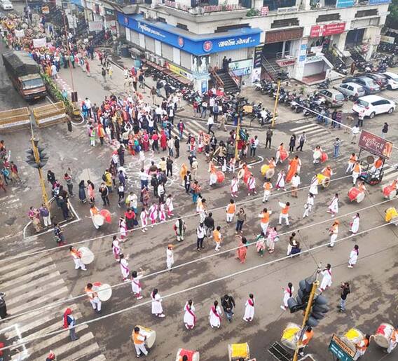 साहित्य संमेलनाची लगबग...