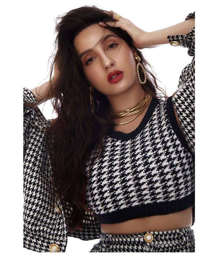 नोराही सोशल मीडियावर सक्रिय असून वेळोवेळीचे अपडेट चाहत्यांपर्यंत पोहोचवचतं असते. नोराचे इंस्टाग्रामवर 35 मिलियनहून अधिक फॉलोवर्स आहेत.image 4