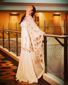 Divyanka Tripathi : निखळ हास्य अन् घायाळ करणाऱ्या अदा; दिव्यांका त्रिपाठीचा क्लासी लूक