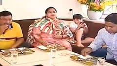 Kolkata Municipal Election: এক পরিবারে তিনজন প্রার্থী, প্রচারের ফাঁকে কী রয়েছে সিংহ পরিবারের মেনুতে? | Bangla News