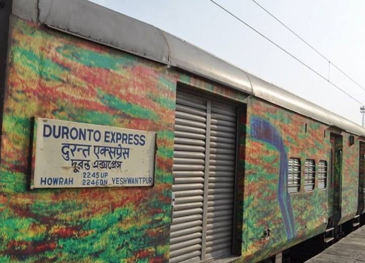 Western Railways to resume onboard catering services in Mumbai Ahmedabad Shatabdi Mumbai Central New Delhi Duronto Indian Railway Cooked Food in Train Coach: यात्रीगण ध्यान दें! पश्चिमी रेलवे की इन दो ट्रेनों में अब मिलेगा पका हुआ खाना, जानें कब से शुरू होगी सुविधा