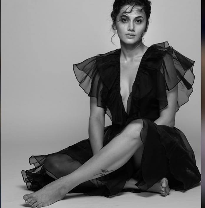 तापसी पन्नू अपने बिंदास अंदाज के लिए बॉलीवुड इंडस्ट्री में पहचानी जाती हैं. कंगना रनौत का ट्वीटर अकाउंट सस्पेंड किया गया था तब तापसी ने कहा था 'वह उनके लिए जरूरी नहीं हैं'. जिसके कारण एक्ट्रेस विवाद का हिस्सा बन गई थीं.