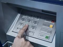 ATM Transaction Update: এটিএম থেকে টাকা তুলতে দিতে হবে বাড়তি মাশুল, কতটা বাড়ল ফি?