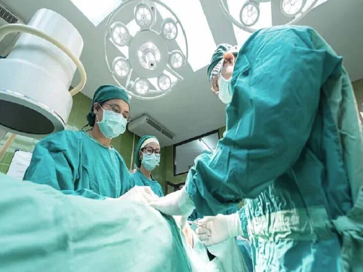 Coronavirus Cases rise operation may stopped except emergency purpose west bengal Medical Treatment: জরুরি ছাড়া সব ধরনের অস্ত্রোপচার বন্ধ রাজ্যে, কোভিড আবহে বড় সিদ্ধান্ত কর্তৃপক্ষের