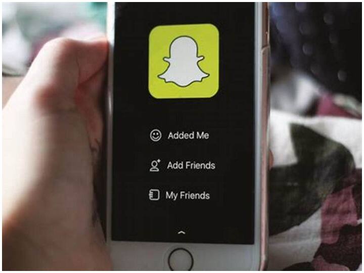 स्नैपचैट (Snapchat) : 2021 में ऐप स्टोर पर सबसे पॉपुलर ऐप की सूची में स्नैपचैट छठा स्थान बनाने में कामयाब रहा है.