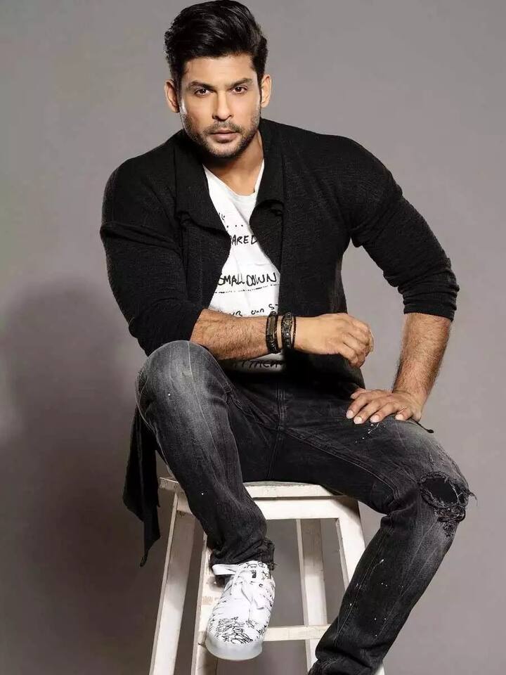 बालिका वधू फेम और बिग बॉस 13 विजेता सिद्धार्थ शुक्ला के अचानक निधन ने पूरी इंडस्ट्री समेत उनके फैंस को तगड़ा झटका दे दिया था. सिद्धार्थ शुक्ला की मौत 2 सितंबर 2021 को हुई थी.