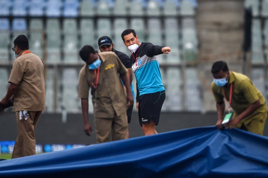 IND Vs NZ 2nd Test: Weather In Mumbai, Rains In Mumbai Test Match, Eye On India's Middle Order As Rain Threat On Day 1 | Match Preview IND Vs NZ 2nd Test: Toss Delayed At Wankhede Due To Wet Outfield, Pitch Inspection At 10:30 AM | Match Preview