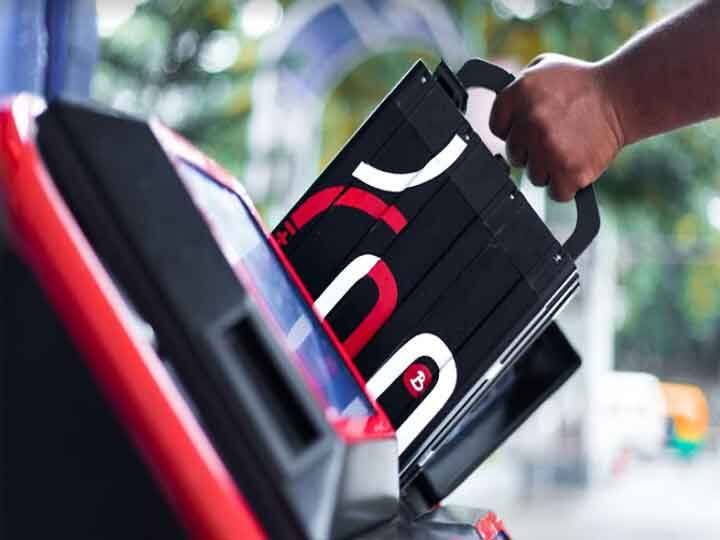 Budget 2022: ਬੈਟਰੀ ਸਵੈਪਿੰਗ ਪੌਲਿਸੀ ਨਾਲ ਇਲੈਕਟ੍ਰਿਕ ਵਹਿਕਲ ਇੰਡਸਟਰੀ ਨੂੰ ਮਿਲੇਗਾ ਹੁਲਾਰਾ Electric vehicle industry will get a boost from battery swapping policy, government announced in budget 2022 Budget 2022: ਬੈਟਰੀ ਸਵੈਪਿੰਗ ਪੌਲਿਸੀ ਨਾਲ ਇਲੈਕਟ੍ਰਿਕ ਵਹਿਕਲ ਇੰਡਸਟਰੀ ਨੂੰ ਮਿਲੇਗਾ ਹੁਲਾਰਾ