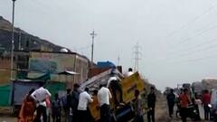 Aurangabad Accident : कोल्ड्रिंक घेऊन जाणारा ट्रक पलटी,नागरिकांनी कोल्ड्रिंकचे बॉक्स पळवण्यासाठी मोठी गर्दी ABP MAJHA