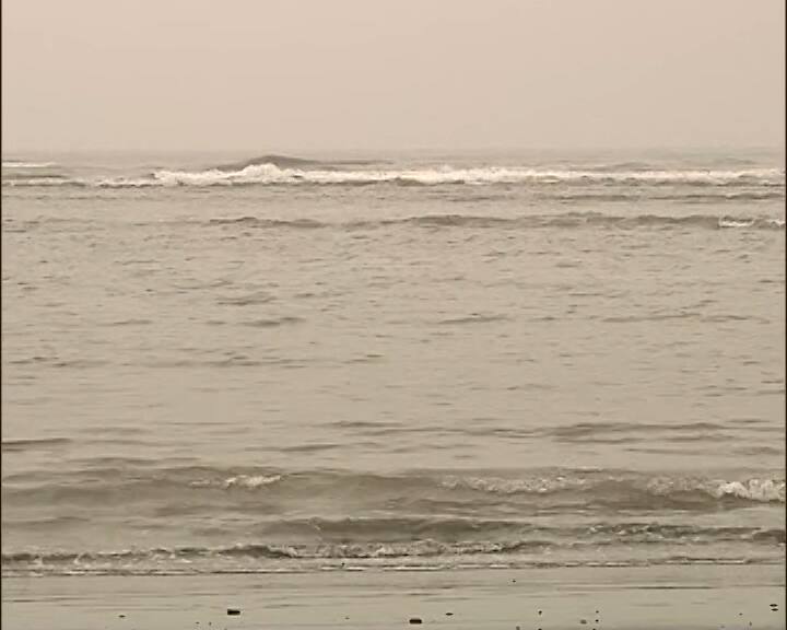 বকখালিতেও সকাল থেকে ঝিরঝিরে বৃষ্টি।