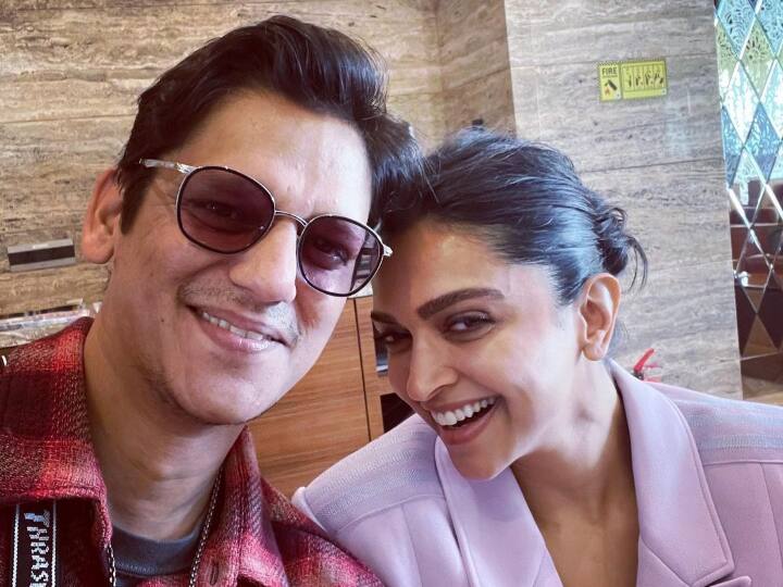 Ranveer Singh Says ‘A Beauty And A Cutie’ As Vijay Drops Selfie With Deepika Padukone Ranveer Singh Says ‘A Beauty And A Cutie’ As Vijay Drops Selfie With Deepika Padukone