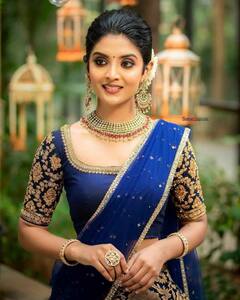 actress nivethitha clicks : கவர்ச்சி உடை..மெல்லிய இடை... அசத்தும் நிவேதிதா சதீஷின் க்ளிக்ஸ்...