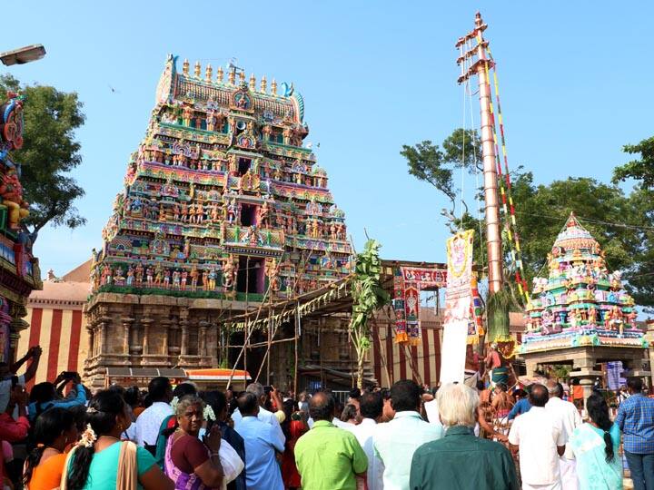 Thanjavur: Kadai Gayeru at Thirunageswaram Naganathaswamy Temple begins with flag hoisting தஞ்சாவூர்: திருநாகேஸ்வரம் நாகநாதசுவாமி கோயிலில் கடை ஞாயிறு விழா கொடியேற்றத்துடன் தொடக்கம்