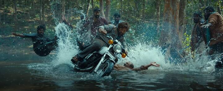 అల్లు అర్జున్ 'పుష్ప' ట్రైలర్ డిసెంబర్ 6న విడుదల కానుంది. ఈ సందర్భంగా ట్రైలర్ టీజ్ విడుదల చేశారు. అందులో కొంతమంది పాత్రలను చూపించారు. వాళ్లను మీరు గుర్తుపట్టారా? ఓ లుక్ వేయండి. (Image Credit: Mythri Movie Makers / Youtube )