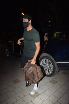 Vicky Kaushal Photos: शादी से पहले फिटनेस पर है फोकस, जिम के बाहर स्पॉट हुए विक्की कौशल, Katrina Kaif भी डेली कर रही हैं वर्कआउट