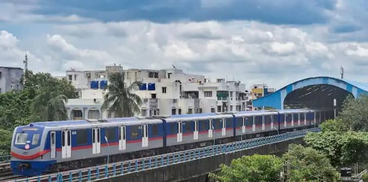 Metro Railway Kolkata Update QR Code based ticketing system introduced in East-West Metro Metro Railway Kolkata Update: QR কোডেই মেট্রোর টিকিট,   কীভাবে কাটবেন দেখে নিন
