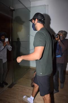 Katrina-Vicky Wedding: সামনেই বিয়ে, জিমের বাইরে দেখা গেল ক্যাটরিনার 'হবু' ভিকি কৌশলকে