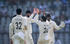 Ajaz Patel: জন্ম মুম্বইয়ে, ওয়াংখেড়েতে ভারতের বিরুদ্ধেই দশে ১০ আজাজ পটেল