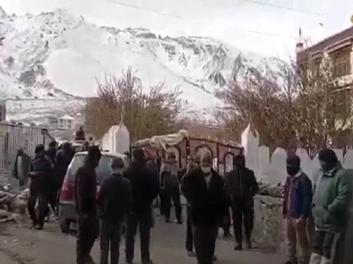 Kargil: Protests in Zanskar Over Interfaith Marriage restrictions under 144 ANN Kargil : कारगिल में सामने आया जबरदस्ती धर्मांतरण का मामला, धारा 144 लागू