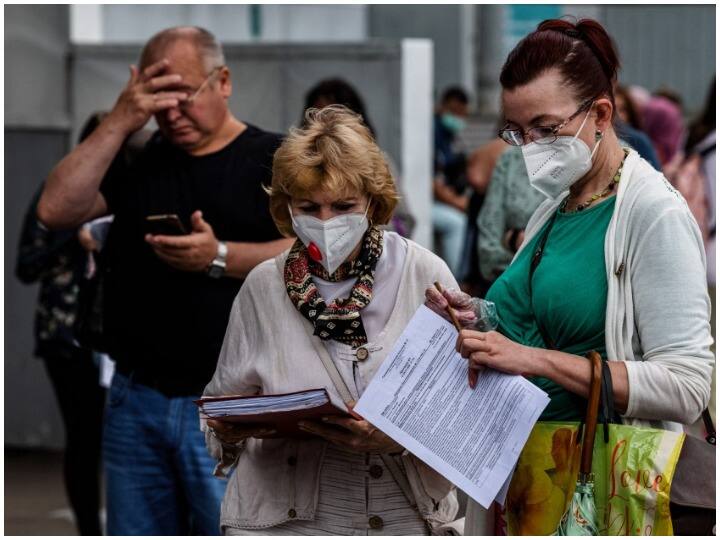 Deadliest Month Of Pandemic: October was the deadliest month for Russia, 75,000 people died due to infection Deadliest Month Of Pandemic: रूस के लिए सबसे घातक महीना रहा अक्टूबर, कोरोना से 75 हजार लोगों की मौत