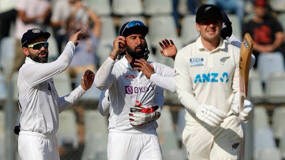 Cricket: भारतीय गोलंदाजांचा भेदक मारा, न्यूझीलंड पहिल्या डावात 62 धावात गारद ABP Majha