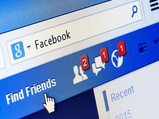 Facebook: मोबाईल आणि कम्प्युटरवरून फेसबूक प्रोफाईल लॉक कसं करायचं? जाणून घ्या सोप्या टिप्स