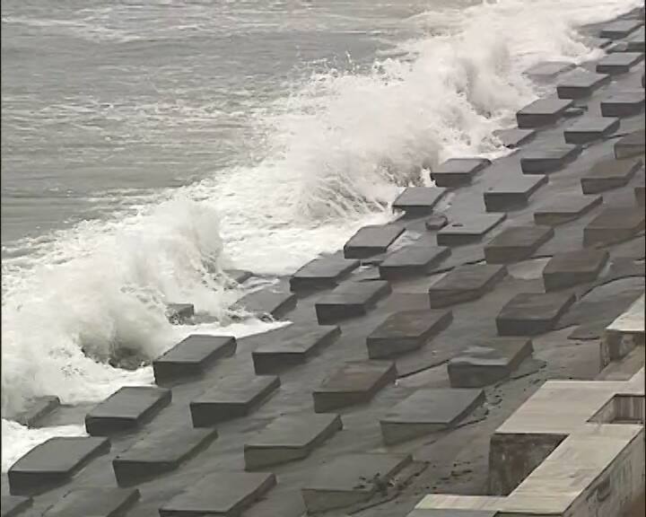 Minister Piyush Goyal holds high level meeting to review preparedness on Cyclone jawad Cyclone jawad: நாளை நண்பகல் கரையைக் கடக்கும்  ஜாவித் புயல் -  வானிலை மையத்தின் புதிய எச்சரிக்கை!!