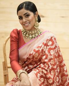 Actress Poorna: రాయల్ లుక్ లో 'అఖండ' బ్యూటీ.. ఫొటోలు వైరల్..