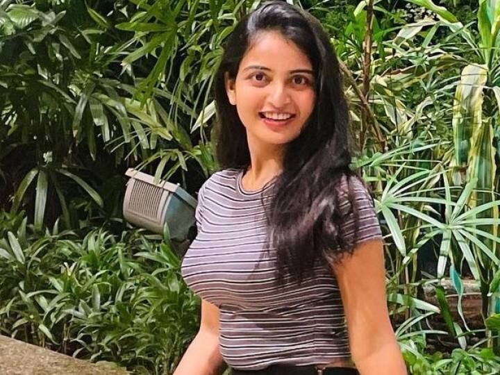 అనన్య నాగెళ్ల.. చూపుల్తో చేస్తోంది గుండె గుల్ల - Image Credit: Ananya Nagalla/Instagram