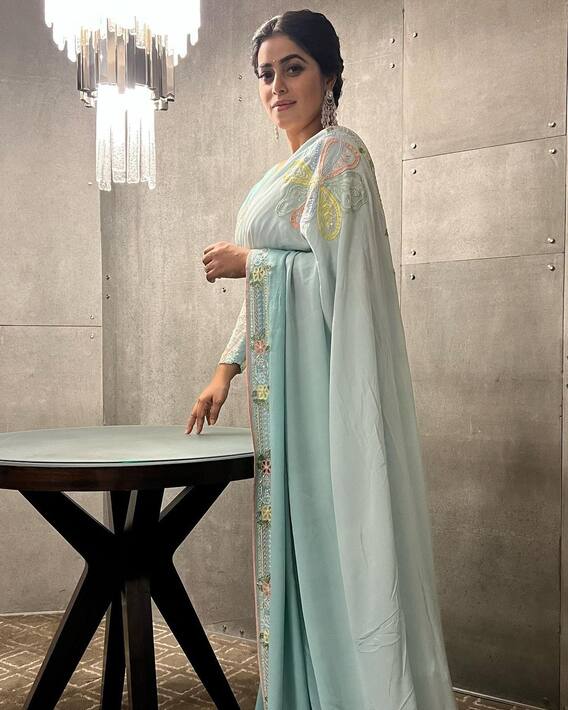 Actress Poorna: రాయల్ లుక్ లో 'అఖండ' బ్యూటీ.. ఫొటోలు వైరల్..