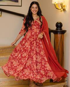 Mirnalini Ravi Photos: గగన వీధిలో మెరిసిన మెరుపులా టాలీవుడ్ లో తళుక్కుమన్న మృణాళిని...