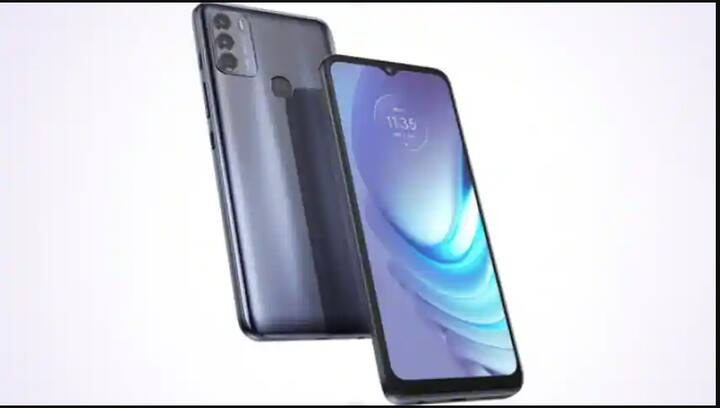 Moto G 51 ਸਮਾਰਟਫੋਨ ਦੀ ਕੀਮਤ ਨੂੰ ਲੈ ਕੇ ਕੋਈ ਅਧਿਕਾਰਤ ਜਾਣਕਾਰੀ ਨਹੀਂ ਮਿਲੀ ਹੈ। ਪਰ ਅੰਦਾਜ਼ਾ ਲਗਾਇਆ ਜਾ ਰਿਹਾ ਹੈ ਕਿ ਇਸ ਡਿਵਾਈਸ ਦੀ ਕੀਮਤ 19,999 ਰੁਪਏ ਦੇ ਕਰੀਬ ਰੱਖੀ ਜਾ ਸਕਦੀ ਹੈ। ਇਹ ਡਿਵਾਈਸ ਜੀ ਸੀਰੀਜ਼ ਦਾ ਸਭ ਤੋਂ ਸਸਤਾ ਫੋਨ ਹੋਵੇਗਾ।