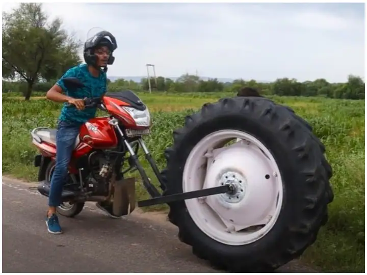 Viral Video : ਮੁੰਡੇ ਨੇ ਮੋਟਰਸਾਈਕਲ ਨੂੰ ਲਾ ਦਿੱਤਾ ਟਰੈਕਟਰ ਦਾ ਟਾਇਰ, ਵੇਖੋ ਫਿਰ ਕੀ ਹੋਇਆ...