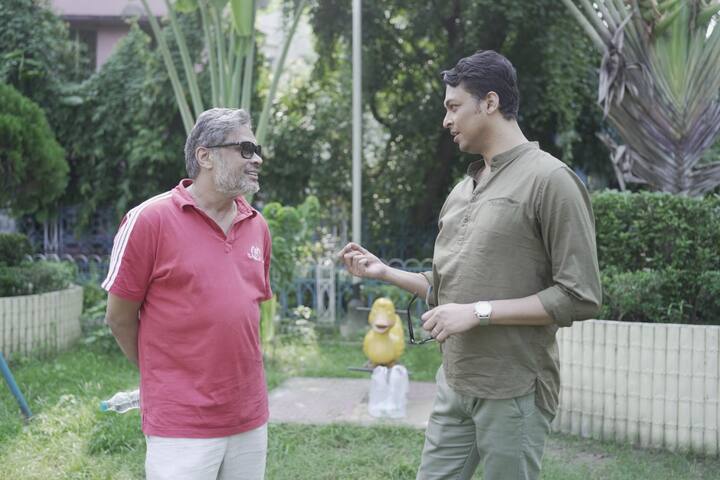 পরিচালক শমিক রায় চৌধুরী এবার ক্যামেরা সামনে। সাইকোলজিক্যাল ড্রামা ঘরানার 'অসম্পূর্ণ' ছবিতে তাঁকে দেখা যাবে অভিনয় করতে।