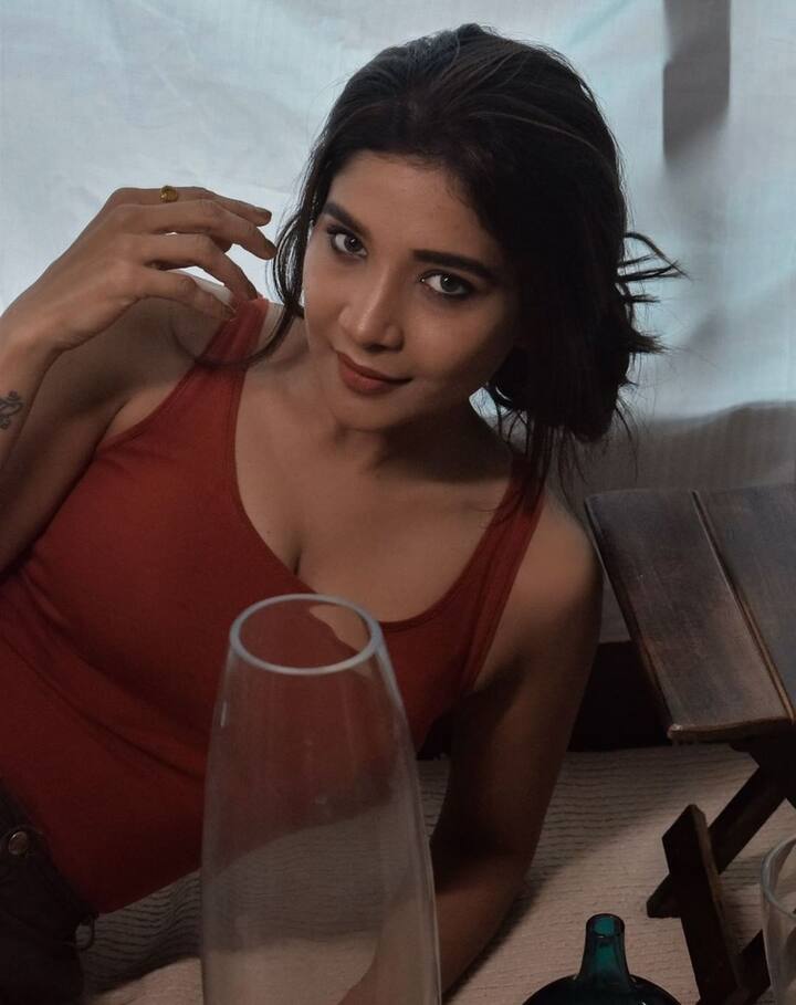 அன்பே உன் கைகள் என்னை தீண்டுமா