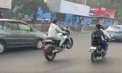 Viral Videos : హైదరాబాద్ ట్రాఫిక్ లో ఆకతాయి బైక్ స్టంట్స్-వైరల్ అవుతున్న వీడియో