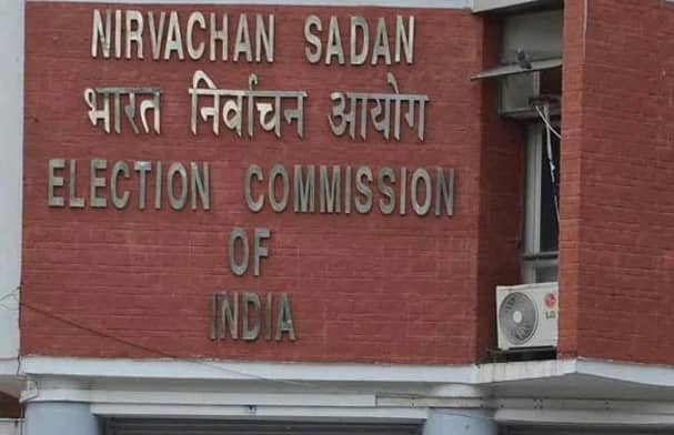 Election Commission lodges case with Special Cell regarding fake messages Fake News: 'મત નહી આપો તો તમારા બેન્ક એકાઉન્ટમાંથી 350 રૂપિયા કટ થઇ જશે',  ECએ નોંધાવી ફરિયાદ