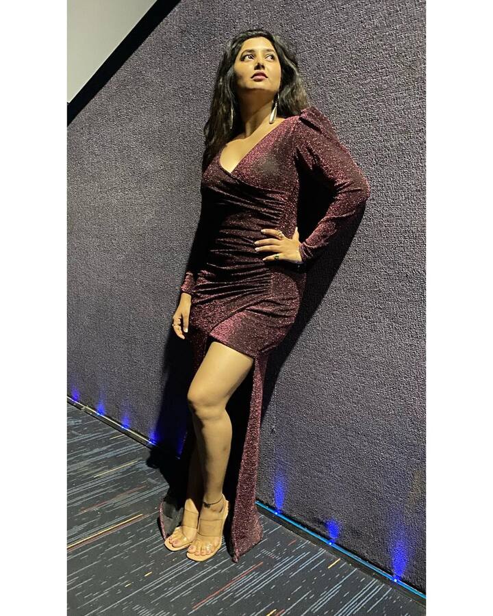 प्राजक्ता या फोटोमध्ये खूप ग्लॅमरस दिसतेय.(Photo Credit : prajakta_official/Instagram)